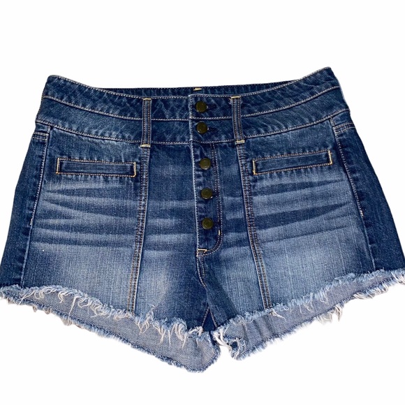 American Eagle Outfitters Pants - 🚫SOLD🚫 AE High Rise Button Fly Frayed Shorts